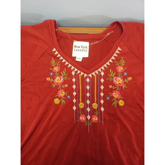 NEW YORK LAUNDRY Short Sleeve Embroidered Floral Top Womens Size Large NWT - Picture 2 of 6